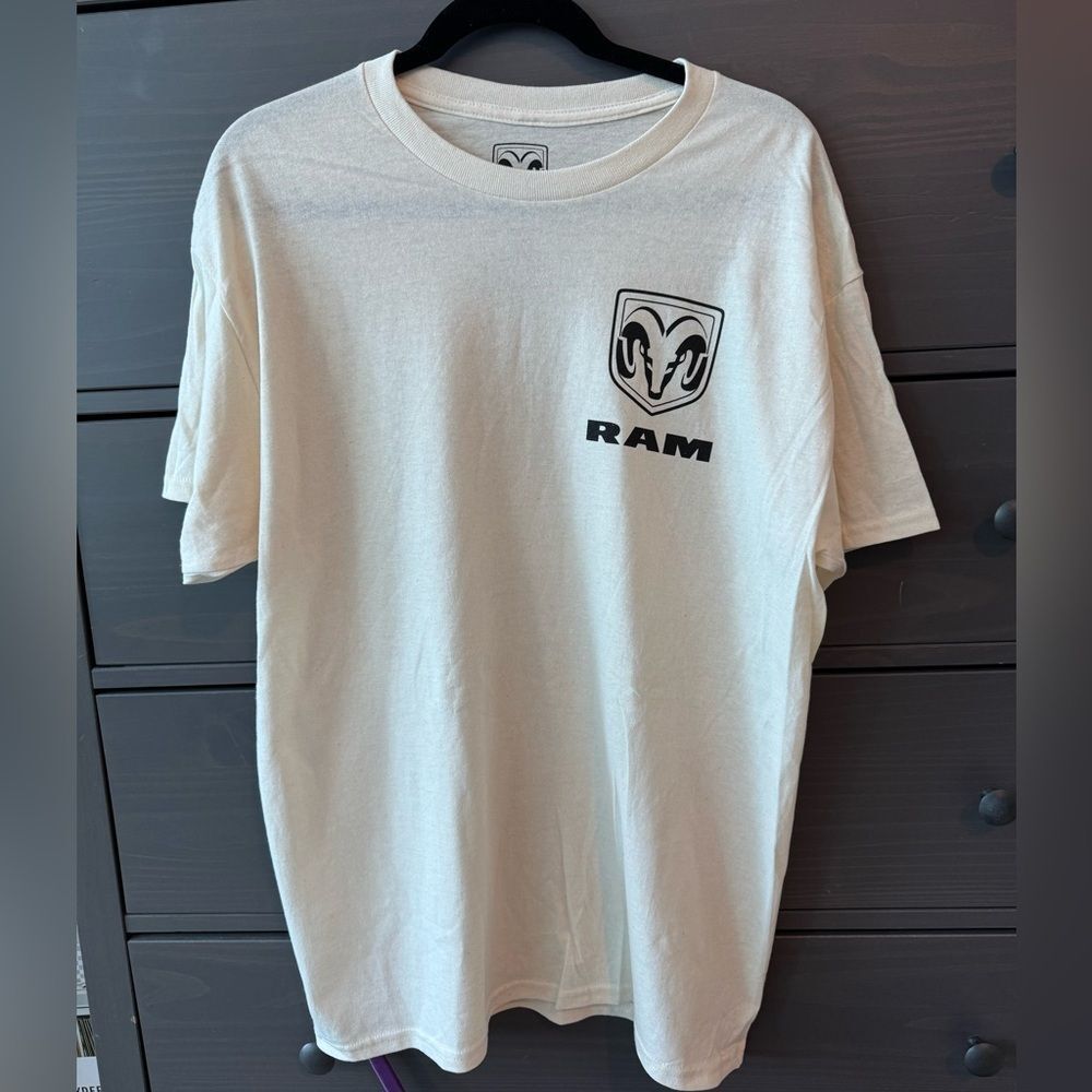 Men's RAM TRX Cream T-Shirt Sz Large